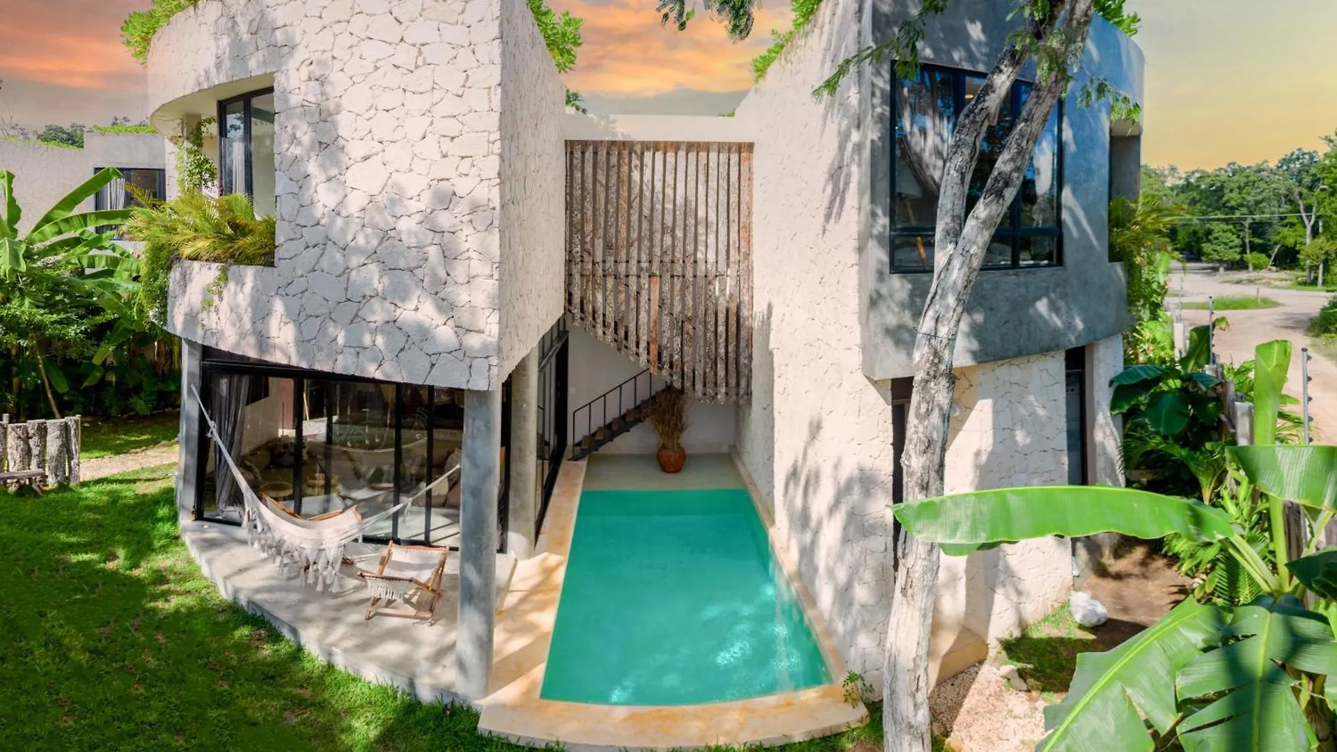 2 Tropical Bohemian Villas-2 Priv Pool-Bbq 3A-3B location